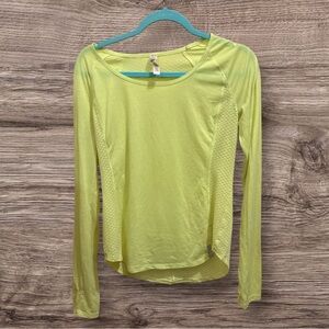Under Armour Women’s Yellow Long Sleeve running Shirt Medium Athletic